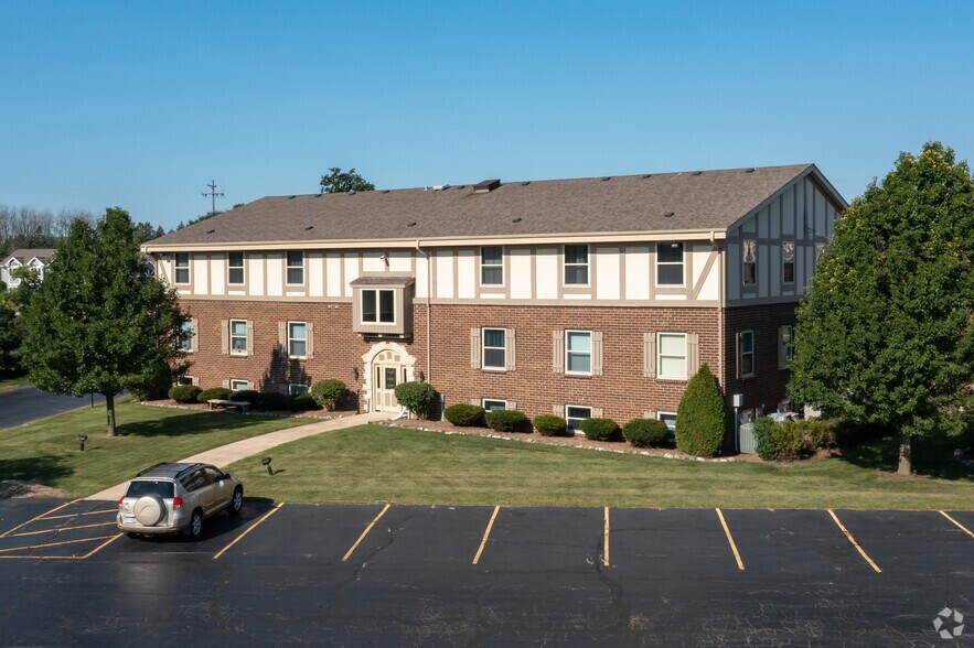 11516 N Port Washington Rd, Mequon, WI à vendre - Photo principale - Image 1 de 11