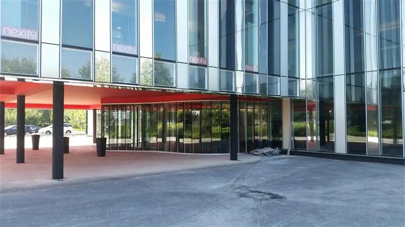 Office in Lieusaint for lease - Building Photo - Image 2 of 11