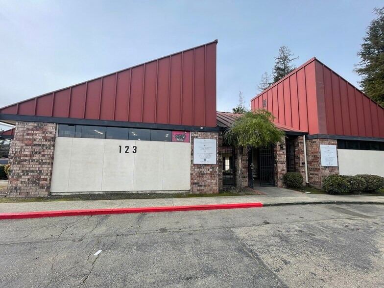 123 S Commerce St, Stockton, CA à louer - Photo du bâtiment - Image 2 de 22
