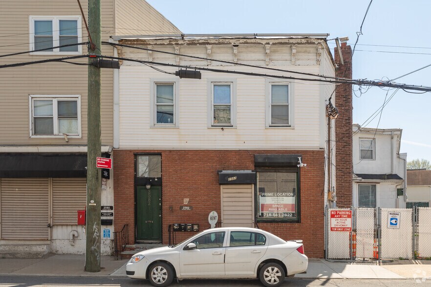 2582 Richmond Ter, Staten Island, NY à vendre - Photo du bâtiment - Image 3 de 17