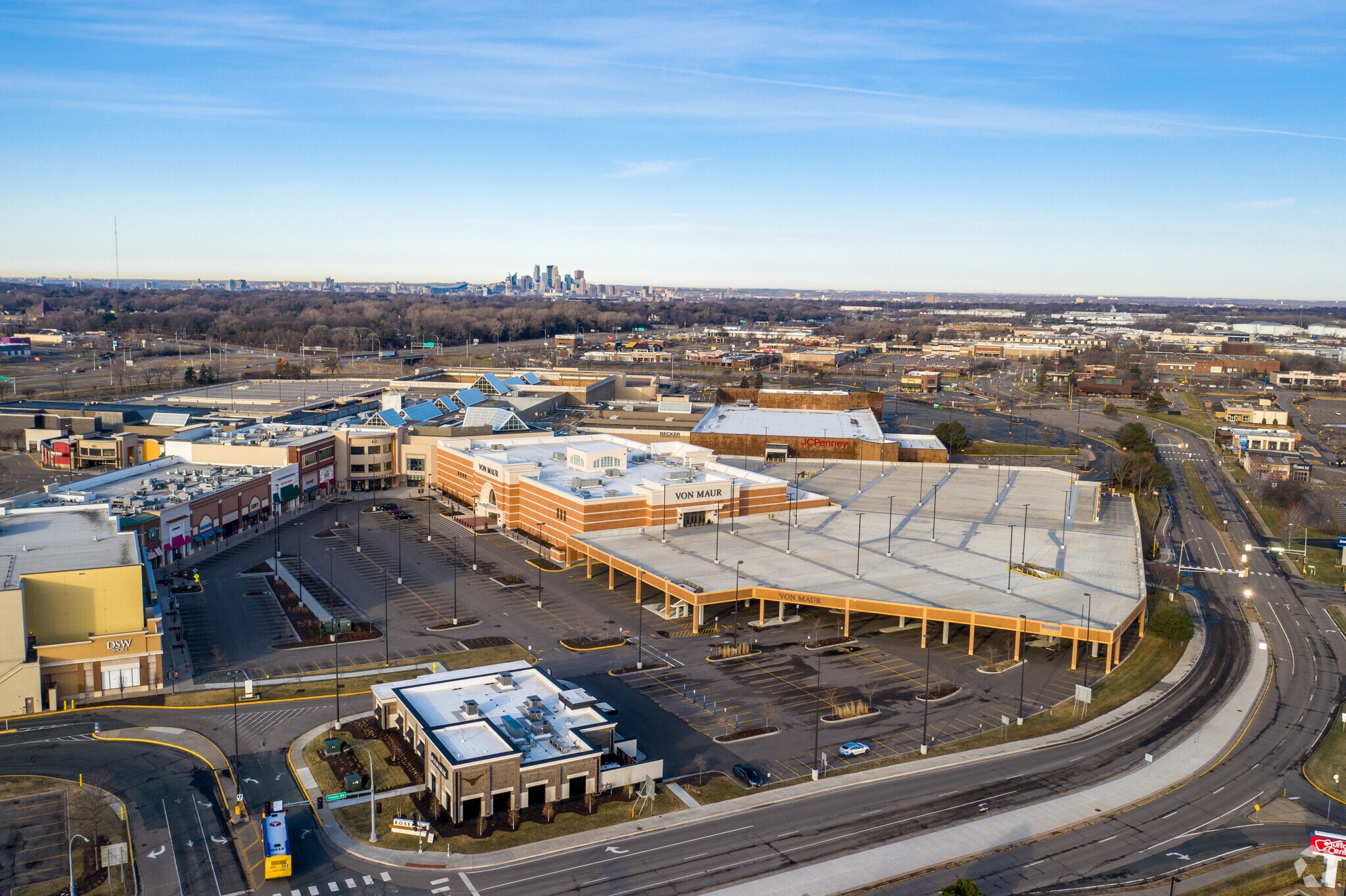 10 Rosedale Ctr, Roseville, MN for lease Building Photo- Image 1 of 8