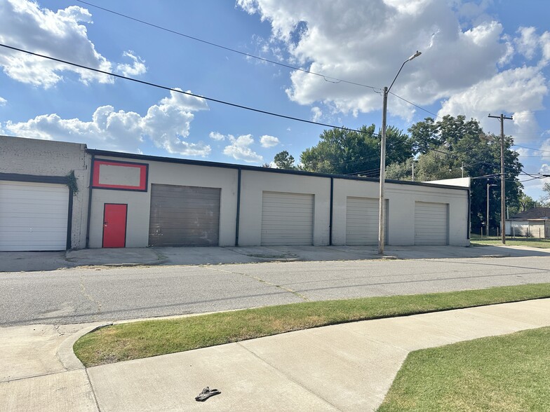 2010-2021 Exchange Ave, Oklahoma City, OK for lease - Building Photo - Image 1 of 1