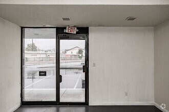 2329-2335 W Sequoia Ave, Anaheim, CA à louer Photo intérieure- Image 1 de 3