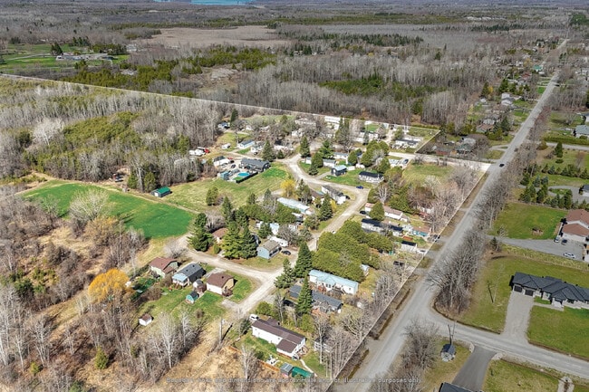 Plus de détails pour 26 Salmon Side Rd, Smiths Falls, ON - Terrain à vendre