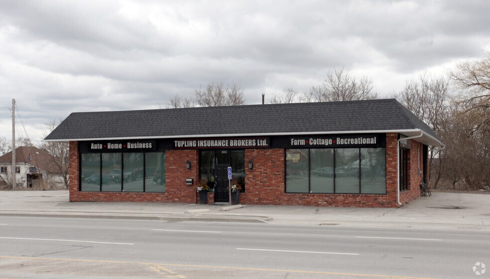 198 Holland St E, Bradford West Gwillimbury, ON à vendre - Photo du bâtiment - Image 2 de 2