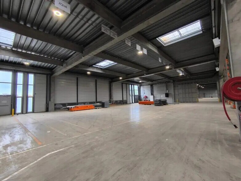 Industrial in Corbas for lease - Interior Photo - Image 3 of 4