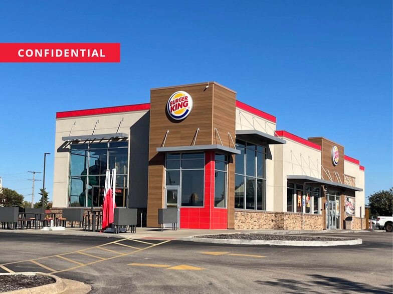 2110 NW Topeka Blvd, Topeka, KS for lease - Building Photo - Image 1 of 4