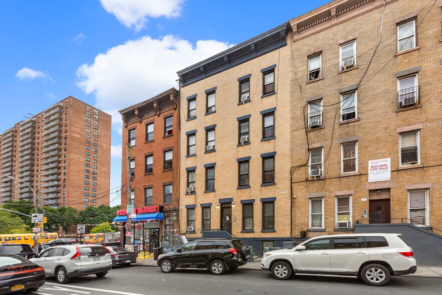 192 Rockaway Ave, Brooklyn, NY à vendre - Photo du bâtiment - Image 3 de 12