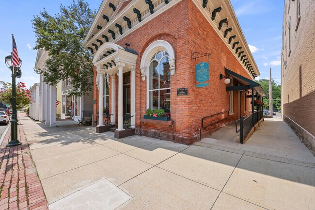 More details for 47 Main St, Lee, MA - Retail for Sale