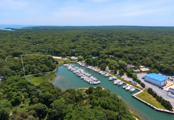 313 Three Mile Harbor Rd, East Hampton, NY for lease - Aerial - Image 1 of 26