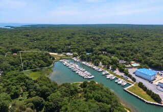 313 Three Mile Harbor Rd, East Hampton, NY - Aérien  Vue de la carte - Image1