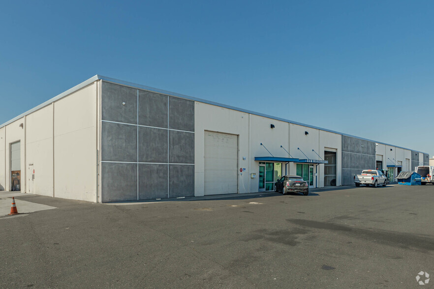 4361 Pell Dr, Sacramento, CA for lease - Building Photo - Image 3 of 6