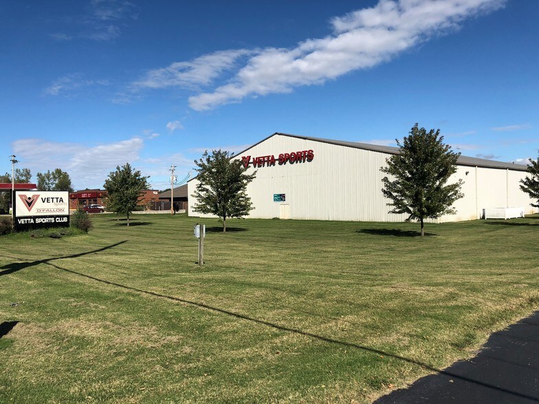 590 Hartman Ln, O'Fallon, IL for sale - Building Photo - Image 1 of 1