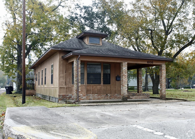 608 N Front St, Angleton, TX for sale - Primary Photo - Image 1 of 3