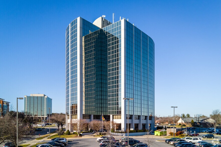 7501 Greenway Center Dr, Greenbelt, MD à louer - Photo du bâtiment - Image 1 de 11