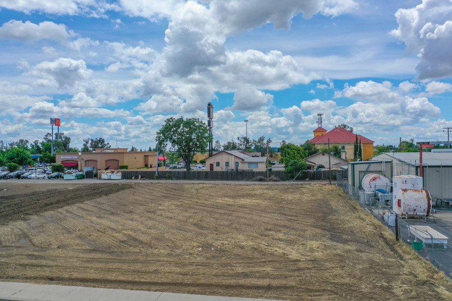 118 N 9th St, Fowler, CA à vendre - Photo du bâtiment - Image 1 de 1