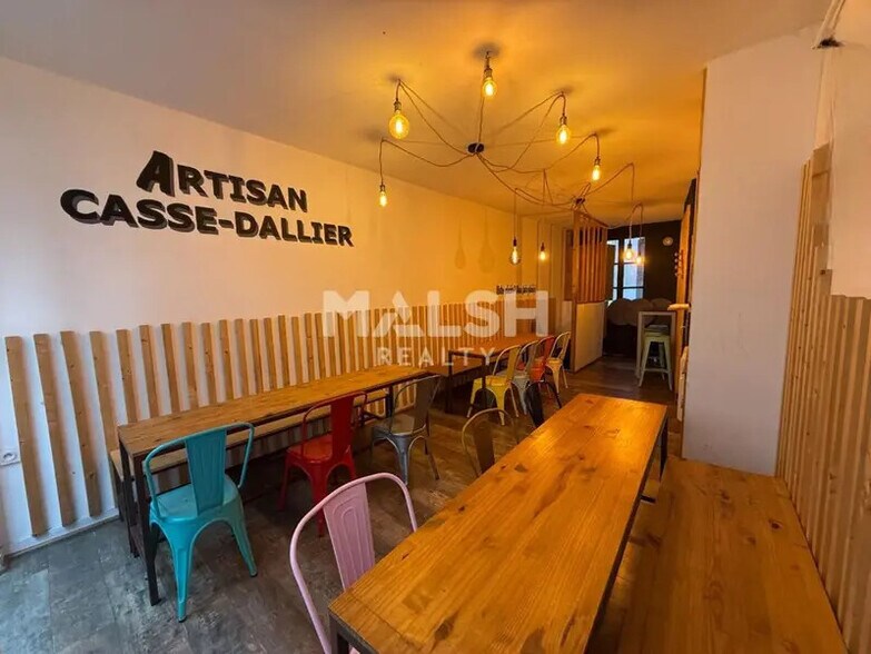 Retail in Saint-Étienne for lease - Interior Photo - Image 2 of 5