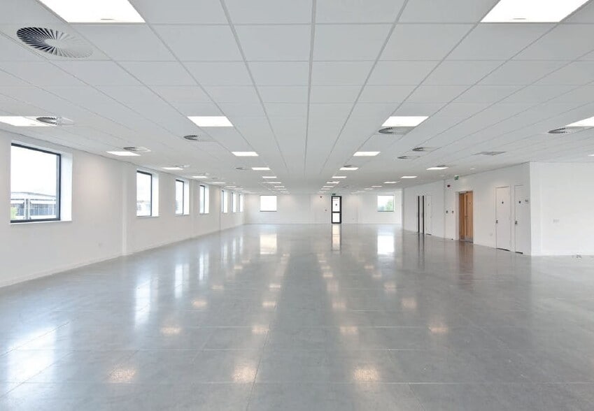 Electric Ave, Enfield for lease - Interior Photo - Image 2 of 2