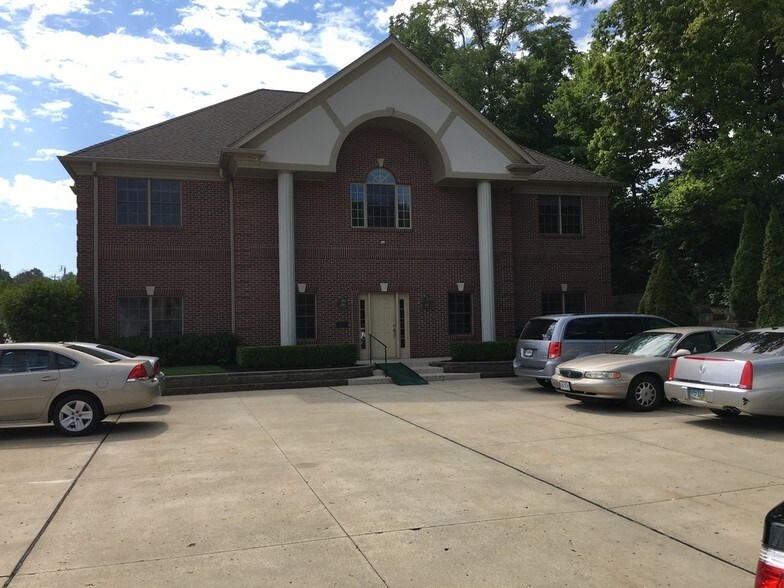 4223 Harrison Ave, Cincinnati, OH à vendre - Photo principale - Image 1 de 1