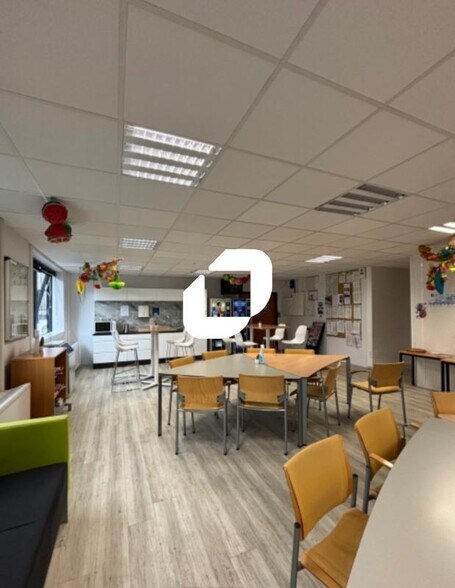 Bureau dans Grenoble à louer - Photo du bâtiment - Image 3 de 6
