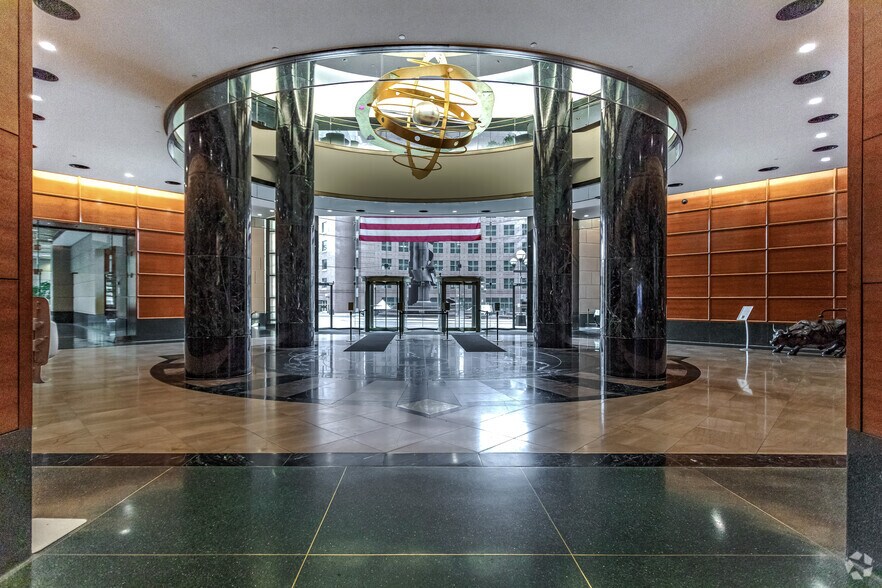 1 Bausch and Lomb Pl, Rochester, NY à louer - Hall d’entrée - Image 2 de 14