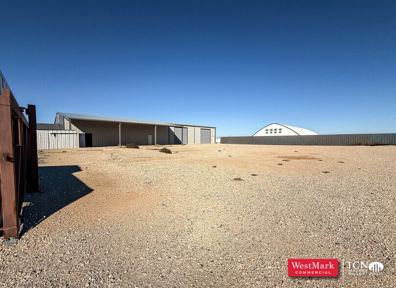 6615 Winfield Avenue, Lubbock, TX for lease - Building Photo - Image 2 of 7