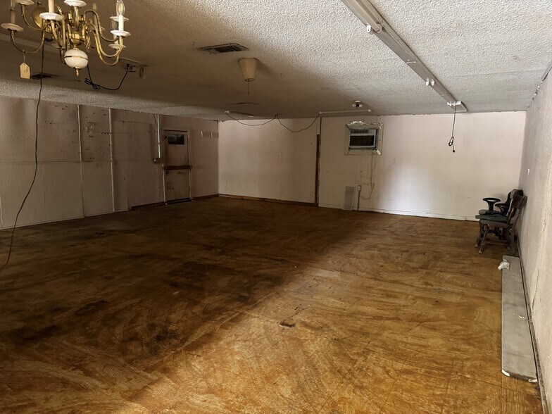401 W Belt Line Rd, Cedar Hill, TX for sale - Building Photo - Image 3 of 5