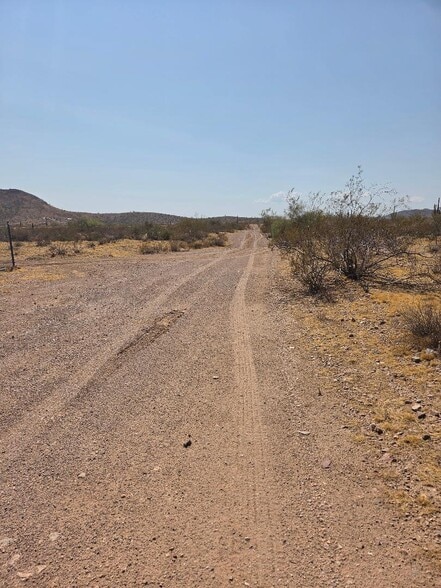 308xx Carlise Rd, Wickenburg, AZ for sale - Building Photo - Image 2 of 6