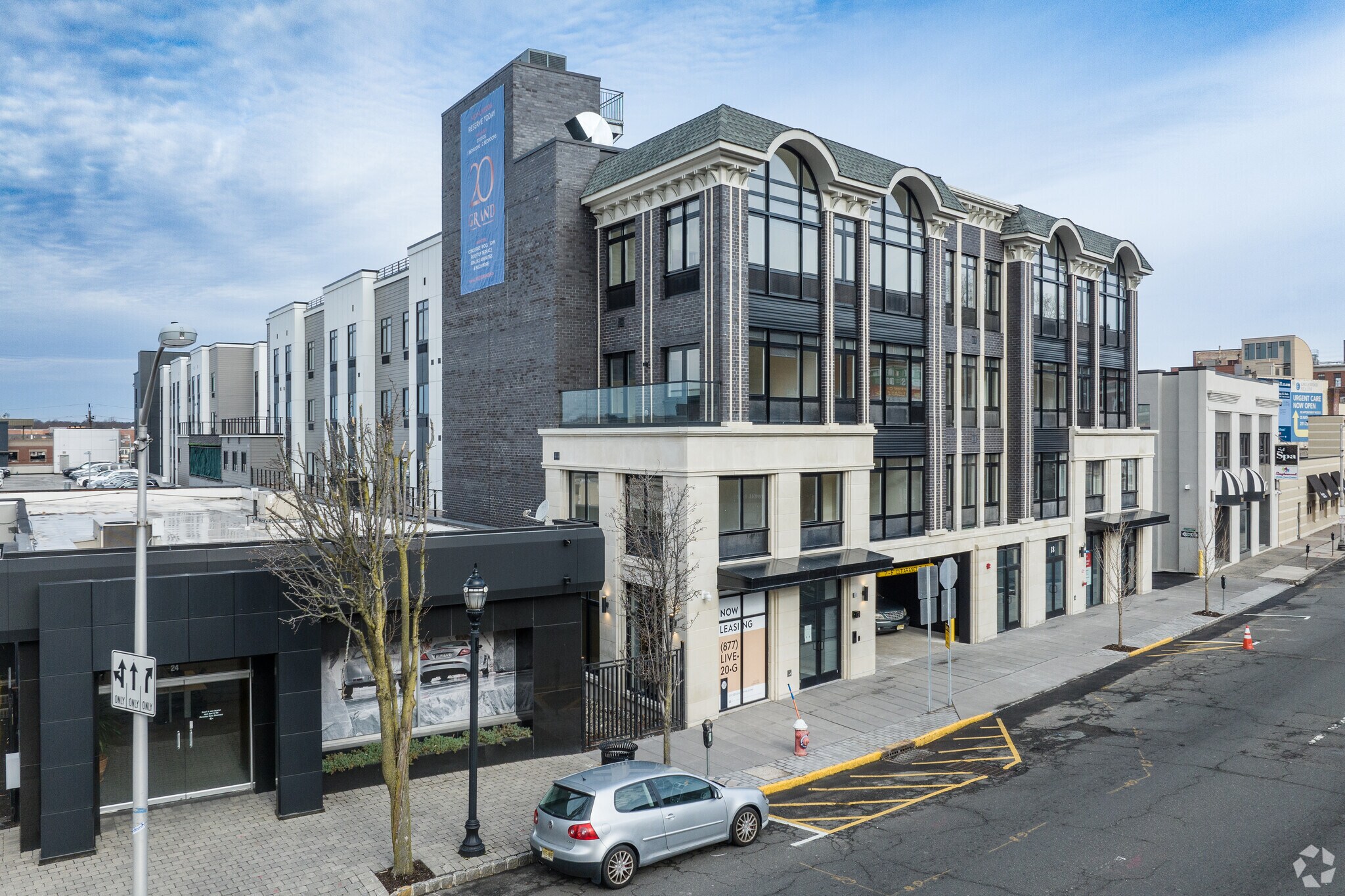 20 Grand Ave, Englewood, NJ à louer Photo du bâtiment- Image 1 de 5