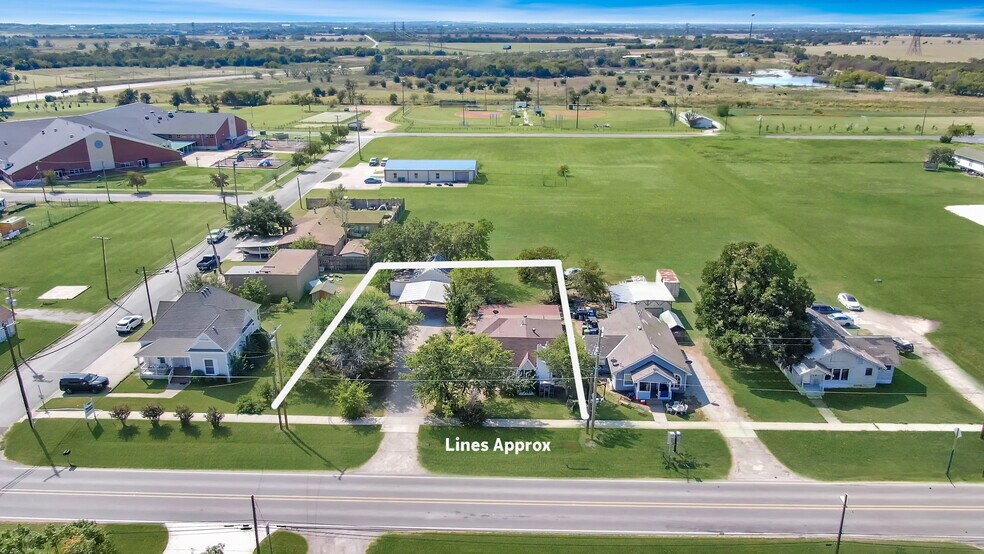 305 W Main St, Gunter, TX à vendre - Aérien - Image 2 de 3