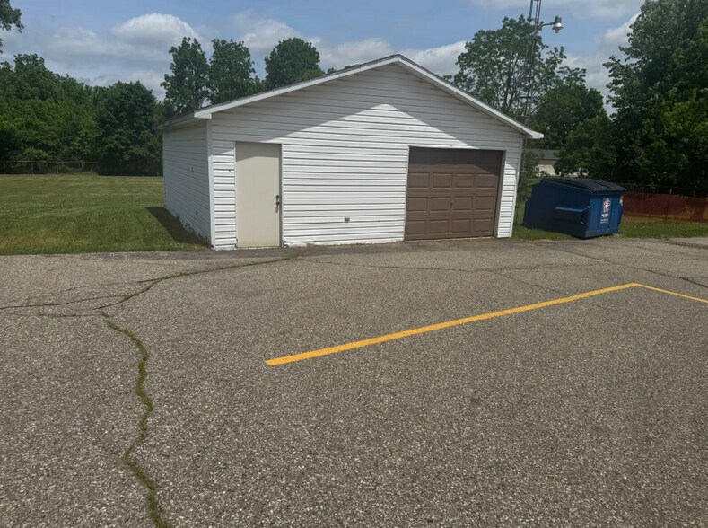 810 North St, Mount Morris, MI à vendre - Photo du bâtiment - Image 3 de 11
