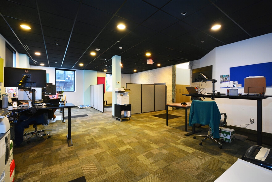 1001 Washington Ave S, Minneapolis, MN for sale - Building Photo - Image 2 of 17
