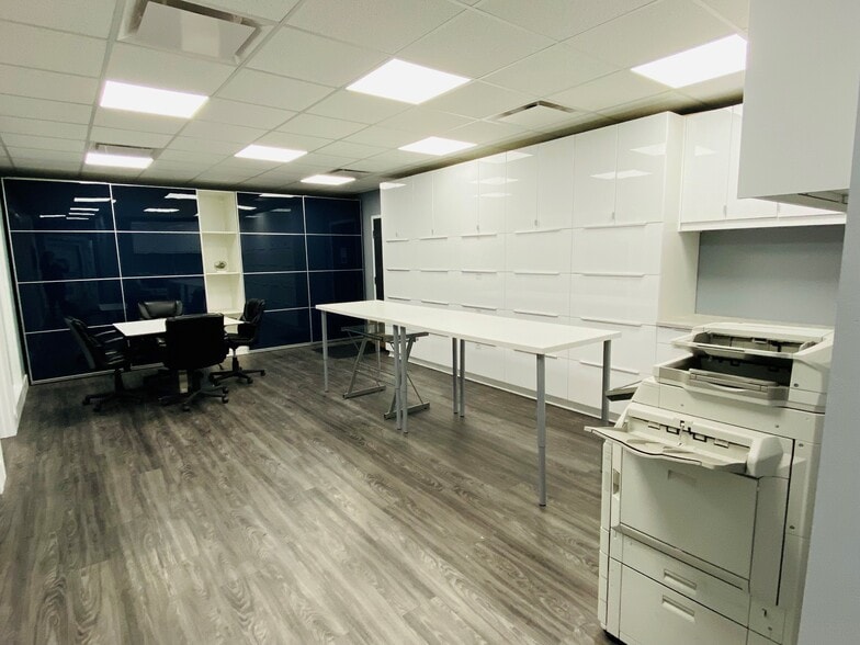 17704 103rd Ave NW, Edmonton, AB à vendre - Photo intérieure - Image 1 de 1