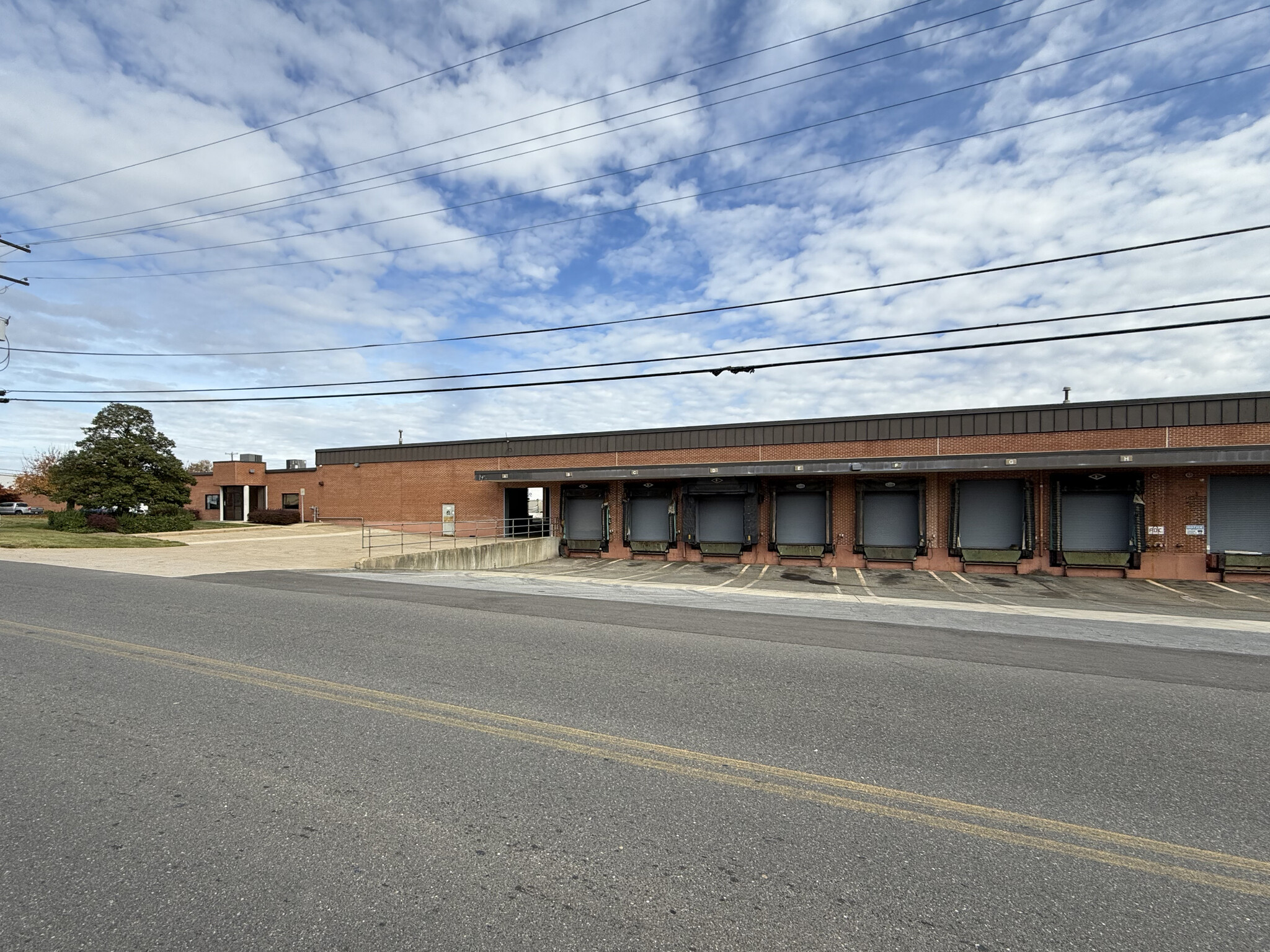 10555 Tucker St, Beltsville, MD à louer Photo du b timent- Image 1 de 12