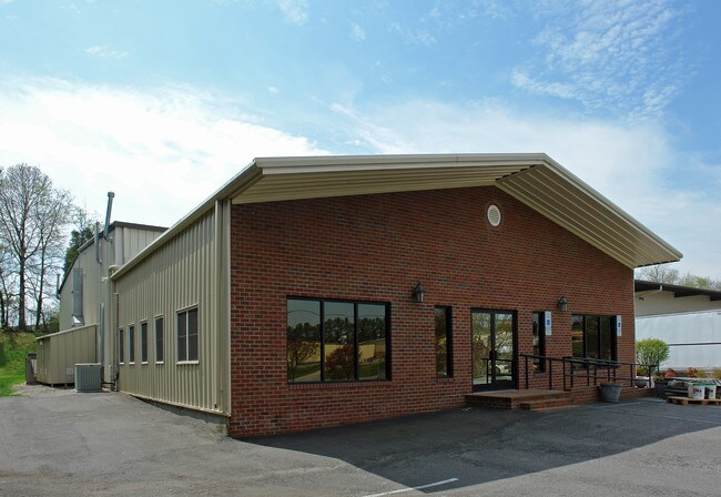 More details for 1920 Flintstone Dr, Statesville, NC - Industrial for Lease