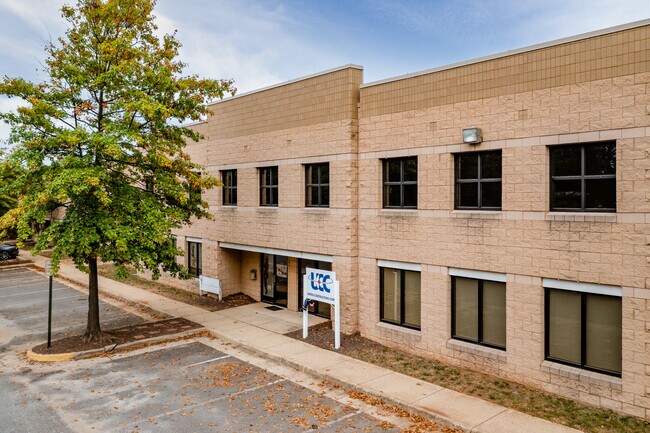 Plus de détails pour 4291-4309 Henninger Ct, Chantilly, VA - Local d'activités à louer