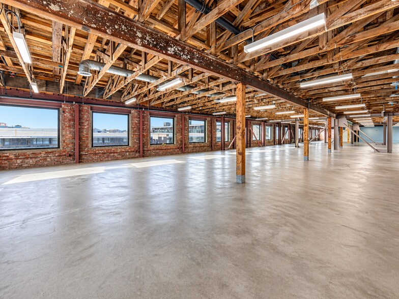 440 Seaton St, Los Angeles, CA à louer - Photo du bâtiment - Image 3 de 65