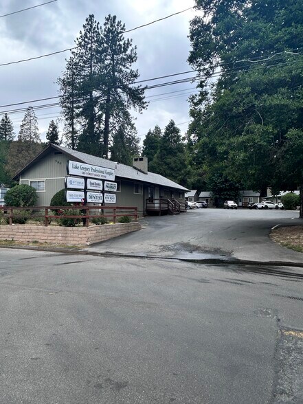 580 Forest Shade Rd, Crestline, CA à louer - Photo principale - Image 1 de 6