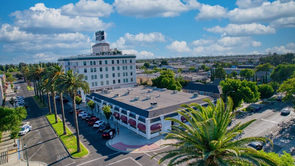 710 W 18th St, Merced, CA à vendre - Photo du bâtiment - Image 3 de 17