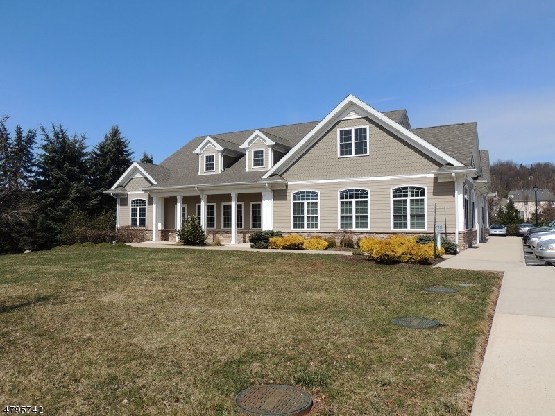 23 Mountain Blvd, Warren, NJ à louer Photo principale- Image 1 de 5