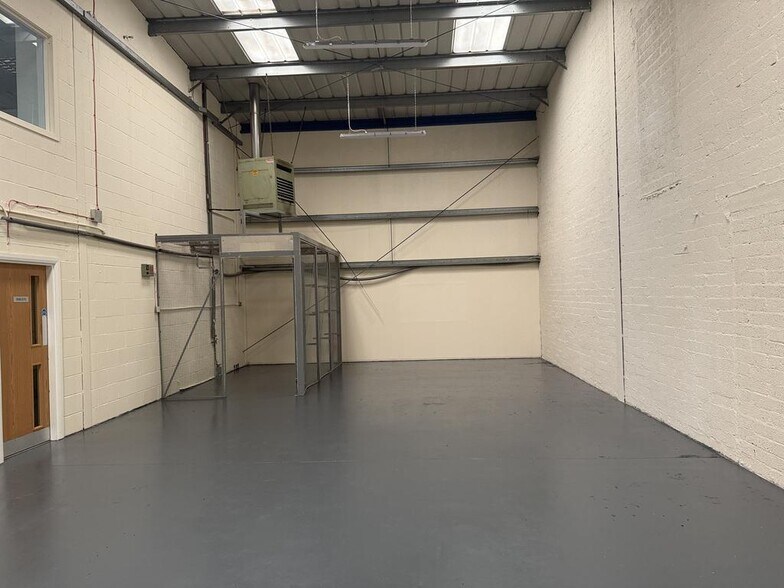 1-5 Merchant Pl, Kirkcaldy à louer - Photo du bâtiment - Image 2 de 8