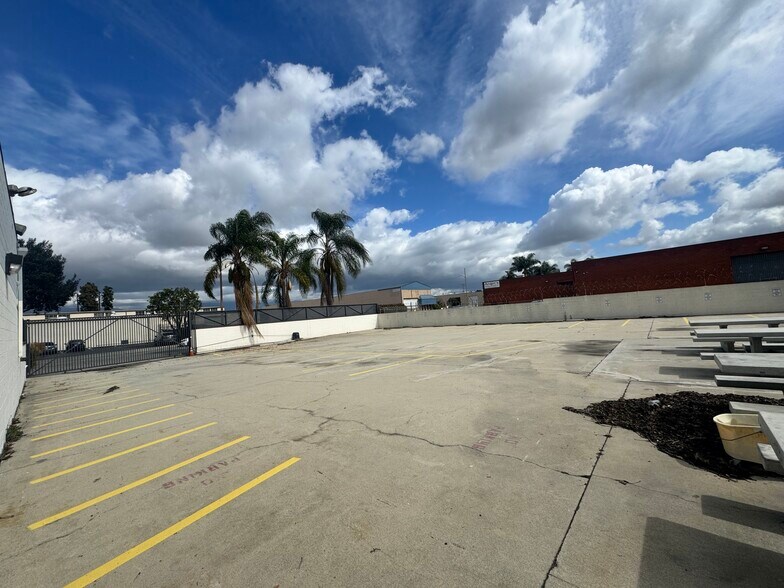 1330 Potrero Ave, South El Monte, CA à louer - Photo du bâtiment - Image 2 de 2