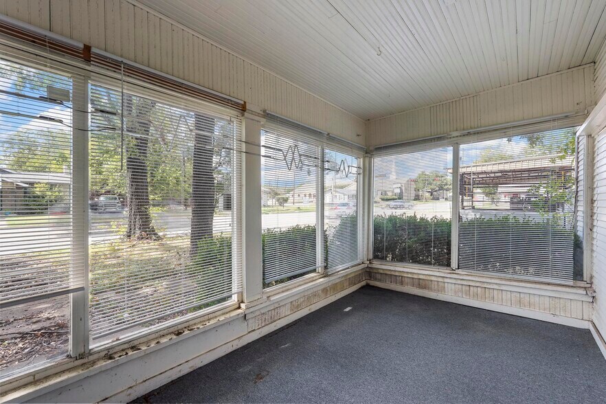 505 S Washington St, Kaufman, TX à vendre - Photo du bâtiment - Image 2 de 19