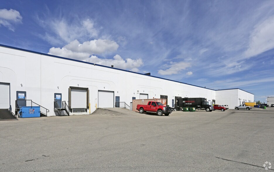 1220 28th St NE, Calgary, AB for sale - Building Photo - Image 1 of 1