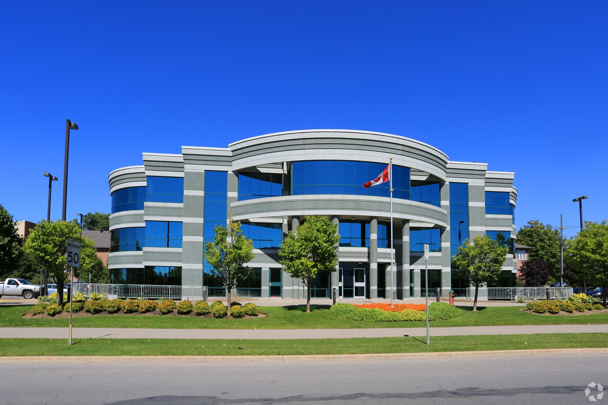 299 Lakeshore Dr, Barrie, ON for sale Primary Photo- Image 1 of 1