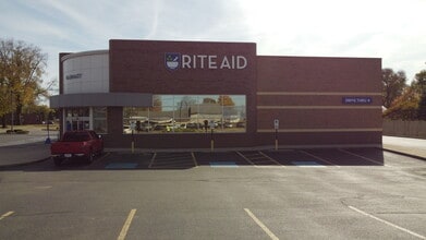 101 W Main St, Enon, OH à louer Photo du bâtiment- Image 2 de 8