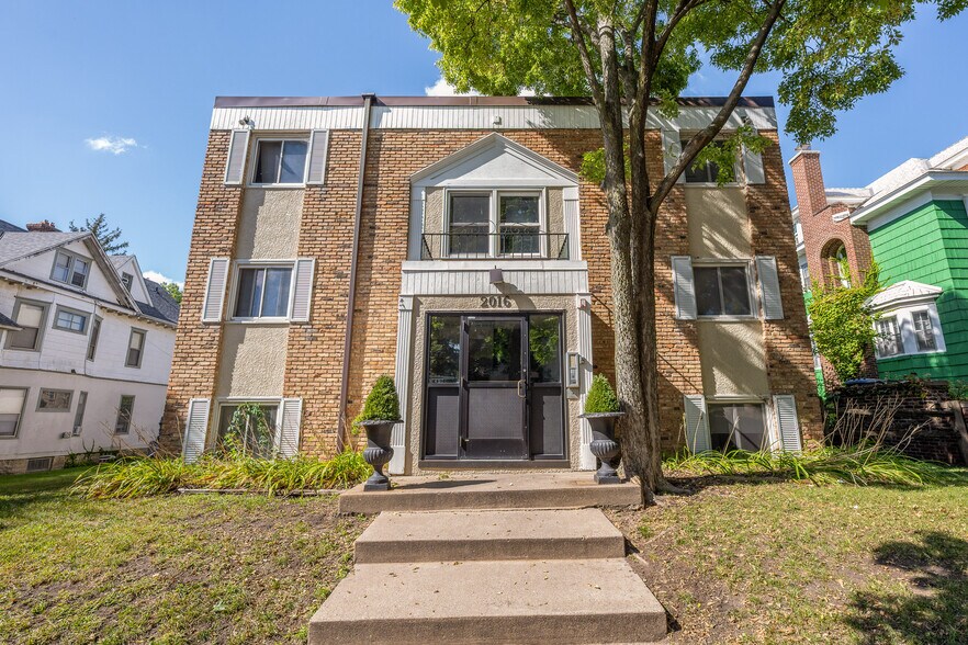 2016 Grand Ave S, Minneapolis, MN à vendre - Photo du bâtiment - Image 2 de 9