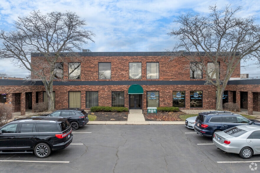 3150-3210 Doolittle Dr, Northbrook, IL for lease - Primary Photo - Image 1 of 4
