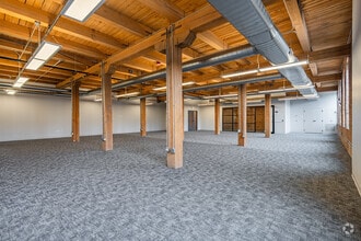 924 W 19th Pl, Chicago, IL for lease Interior Photo- Image 2 of 8