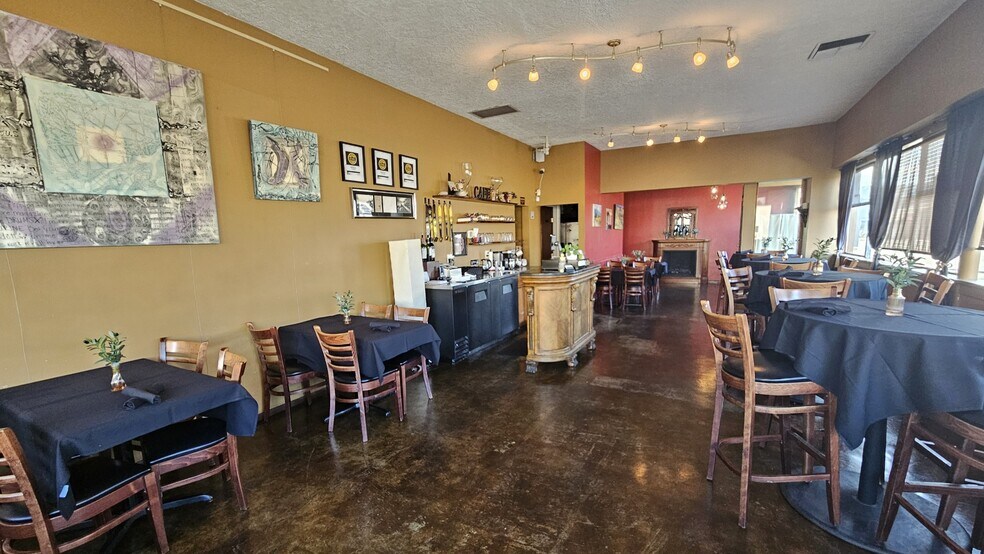 214 Pacific Ave, Kelso, WA à vendre - Photo du bâtiment - Image 3 de 10